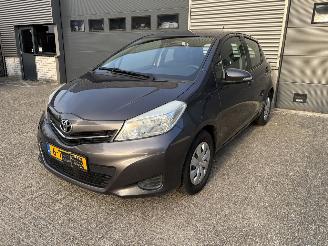 Vaurioauto  passenger cars Toyota Yaris 1.3 VVT-I NAVI / CRUISE / PDC 2014/5