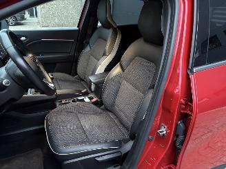 Renault Captur 1.0 TCe NAVI / CRUISE / PDC / BOSE picture 9