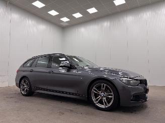 damaged passenger cars BMW 3-serie Touring 318i Autom. M-Sport Panoramadak Navi Clima 2019/3