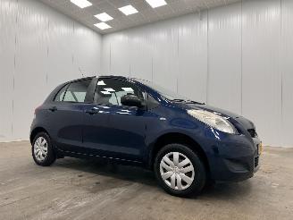 Damaged car Toyota Yaris 1.0 VVTi Acces 5-drs Airco 2011/2