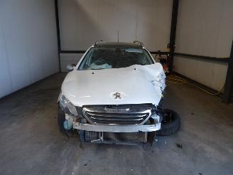 Peugeot 2008 1.2 THP picture 4