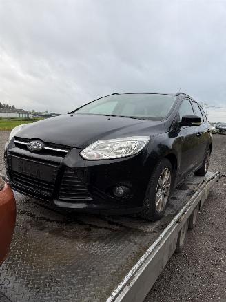 Salvage car Ford Focus 1.0 ecoboost 2013/1