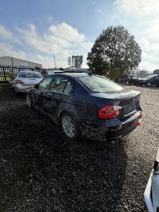 BMW 3-serie 330I picture 2