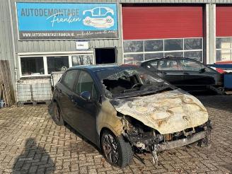 Salvage car Peugeot 208 208 I (CA/CC/CK/CL), Hatchback, 2012 / 2019 1.2 Vti 12V PureTech 82 2013/1