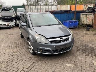 Vrakbiler auto Opel Zafira Zafira (M75), MPV, 2005 / 2015 2.2 16V Direct Ecotec 2005/7