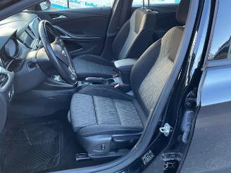 Opel Astra 1.2 Turbo Sports Tourer picture 6