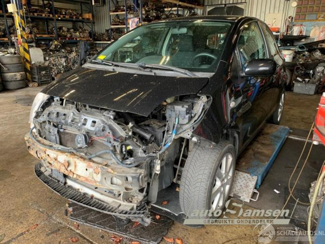 Toyota Yaris Yaris II (P9), Hatchback, 2005 / 2014 1.3 16V VVT-i