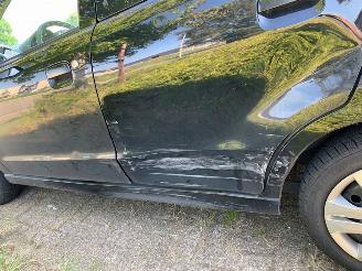 Nissan Pixo  picture 7