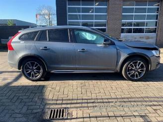 Volvo V-60 V60 Cross Country I (FZ), Combi, 2010 / 2018 2.0 D4 16V picture 8