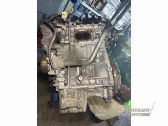 Peugeot 108 108, Hatchback, 2014 1.0 12V VVT-i picture 13
