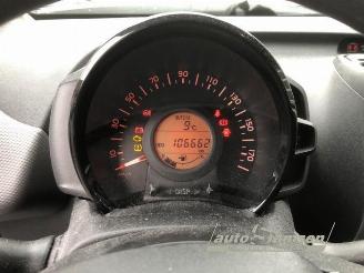 Peugeot 108 108, Hatchback, 2014 1.0 12V VVT-i picture 11