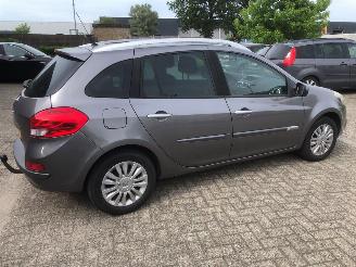 Renault Clio VF1KR140H44263111 picture 2
