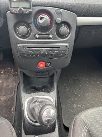 Renault Clio VF1KR140H44263111 picture 9