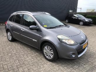 Schadeauto Renault Clio VF1KR140H44263111 2011/1
