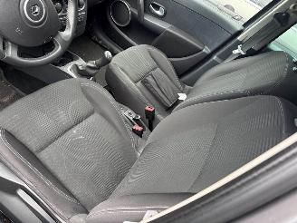 Renault Clio VF1KR140H44263111 picture 8