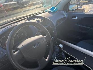 Ford Fiesta  picture 13