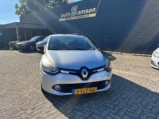 Schadeauto Renault Clio  2014/2