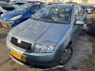 krockskadad bil auto Skoda Fabia  2006/10