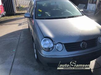 Vrakbiler auto Volkswagen Polo Polo IV (9N1/2/3), Hatchback, 2001 / 2012 1.4 16V 75 2004/9