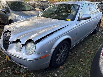 Jaguar S-type Automaat - 3.0 benzine - S-type (X200) Sedan 1999 / 2008 - 3.0 V6 24V Sedan 4Dr Benzine 2.967cc 175kW (238pk) RWD 2001-10/2004-04 (X200) AJ; V6 2004/5