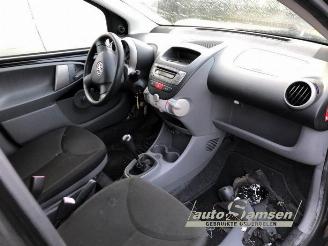 Toyota Aygo Aygo (B10), Hatchback, 2005 / 2014 1.0 12V VVT-i picture 9
