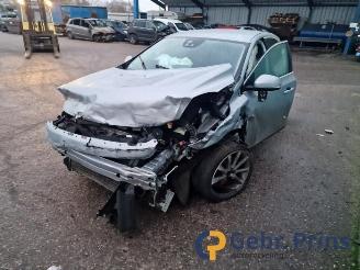 Volvo V-40 V40 (MV), Hatchback 5-drs, 2012 / 2019 2.0 D4 16V picture 3