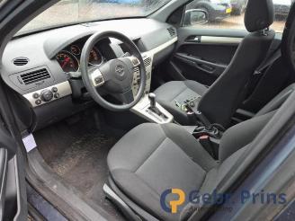 Opel Astra Astra H (L48), Hatchback 5-drs, 2004 / 2014 1.8 16V picture 5