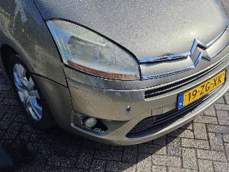 Citroën C4-picasso 7 PERS 1.8 16V MPV  Benzine 1.749cc 92kW (125pk) FWD picture 2