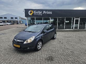 krockskadad bil auto Opel Corsa 1.4 16V Twinport Hatchback  Benzine 1.364cc 66kW (90pk) FWD 2009/4