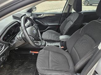 Ford Focus 1.0 Ti-VCT EcoBoost 12V 125 Combi/o  Benzine 999cc 92kW (125pk) FWD picture 12