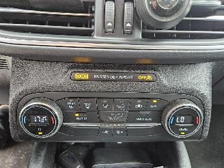 Ford Focus 1.0 Ti-VCT EcoBoost 12V 125 Combi/o  Benzine 999cc 92kW (125pk) FWD picture 14