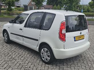 Skoda Roomster 1.2i 12V MPV  Benzine 1.198cc 51kW (69pk) FWD picture 6