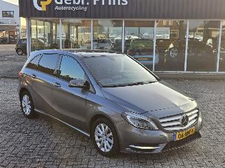 Schadeauto Mercedes B-klasse 1.6 B-180 BlueEFFICIENCY Turbo 16V Hatchback  Benzine 1.595cc 90kW (122pk) FWD 2012/5
