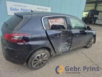 Salvage car Peugeot 308 308 (L3/L8/LB/LH/LP), Hatchback 5-drs, 2013 / 2021 1.2 12V e-THP PureTech 130 2017/11