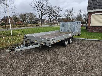 Unfall Kfz Anhänger Humbaur  Multitransporter 2016/1