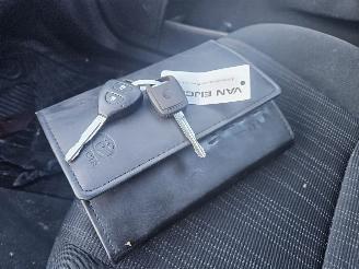 Toyota Auris 1.6 Dual VVT-i 16V Hatchback  Benzine 1.598cc 91kW (124pk) FWD picture 14