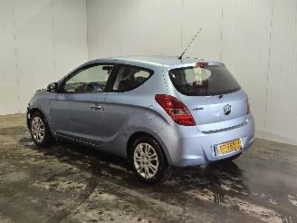 Voiture accidenté Hyundai I-20 ROLSTOEL/AANGEPAST 1.4i 16V Hatchback  Benzine 1.396cc 74kW (101pk) FWD 2012/1