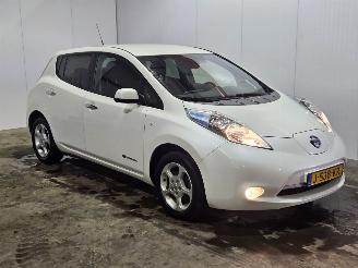 Vaurioauto  passenger cars Nissan Leaf Leaf Hatchback  Elektrisch  80kW (109pk) FWD 2016/3