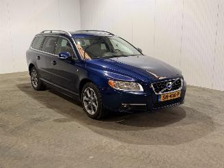 Schadeauto Volvo V-70 2.0 D3 20V Combi/o  Diesel 1.984cc 100kW (136pk) FWD 2013/1