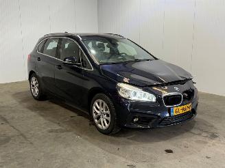 krockskadad bil auto BMW 2-serie 220i Essential 2015/6