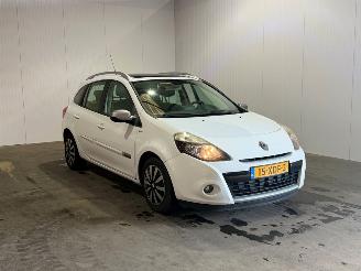damaged passenger cars Renault Clio 1.5 dCi Night & Day 2012/5