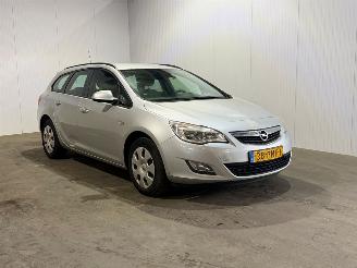 škoda osobní automobily Opel Astra SPORTS TOURER 1.4 Edition 2011/2