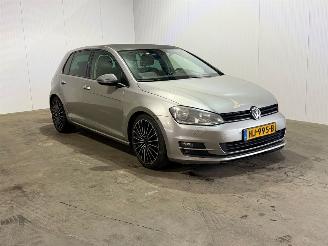 damaged passenger cars Volkswagen Golf 1.2 TSI Trendline 2013/10