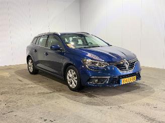 krockskadad bil auto Renault Mégane 1.3 TCe Limited 2019/3