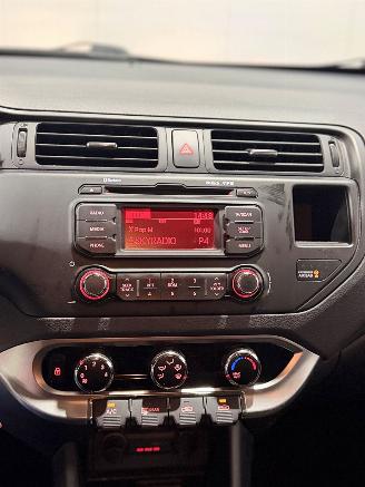 Kia Rio 1.2 CVVT Design Edition picture 12