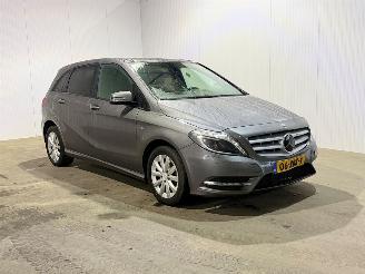 krockskadad bil auto Mercedes B-klasse 180 Ambition 2012/5