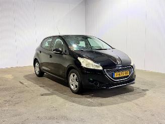 krockskadad bil auto Peugeot 208 1.0 PureTech Access 2014/10