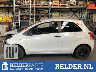 Toyota Yaris Yaris II (P9), Hatchback, 2005 / 2014 1.0 12V VVT-i picture 2