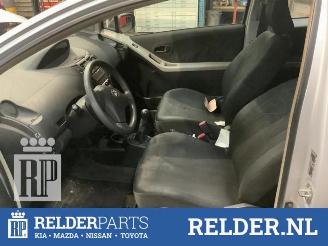 Toyota Yaris Yaris II (P9), Hatchback, 2005 / 2014 1.0 12V VVT-i picture 10