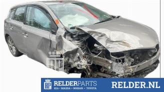 Toyota Auris Auris (E18), Hatchback 5-drs, 2012 / 2019 1.8 16V Hybrid picture 3